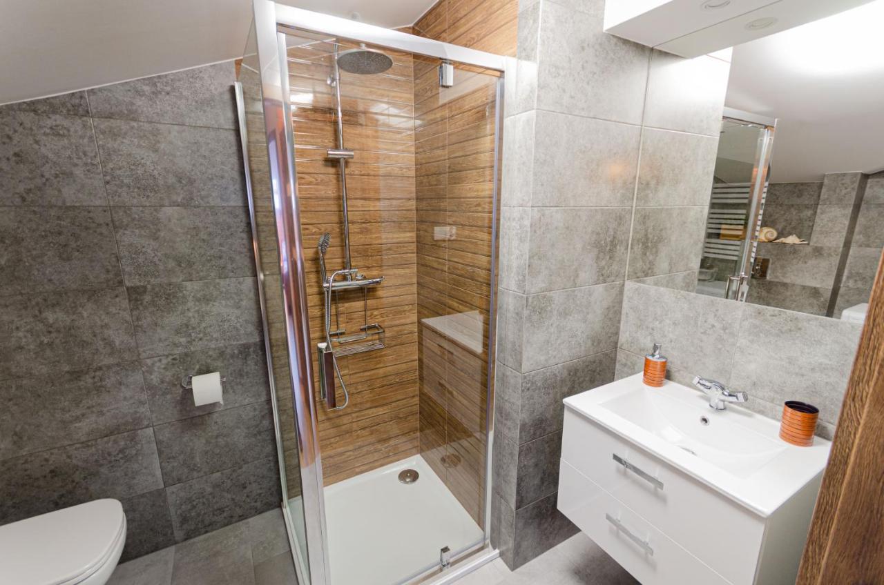Bronowicka Premium Apartment - 52M2 With Private Parking Cracóvia Exterior foto