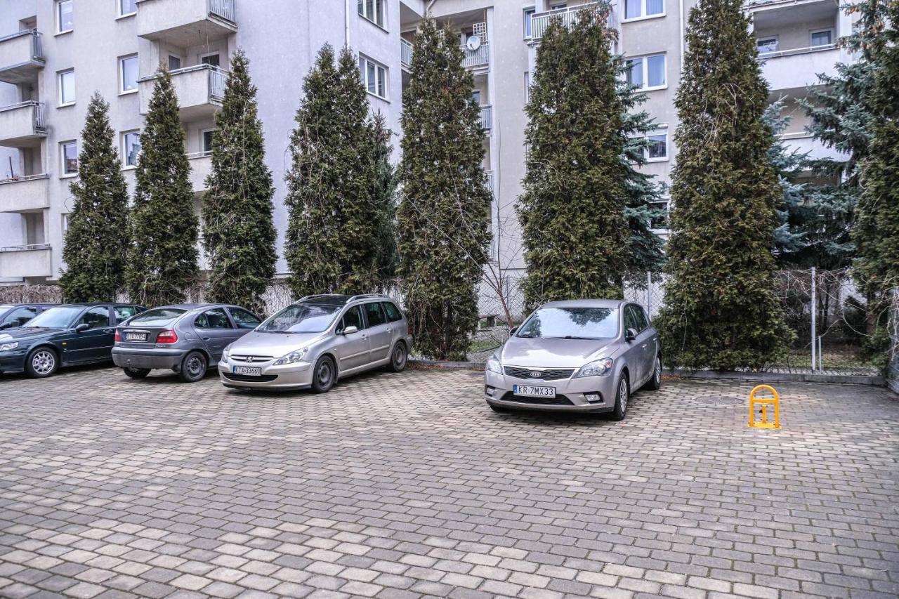 Bronowicka Premium Apartment - 52M2 With Private Parking Cracóvia Exterior foto