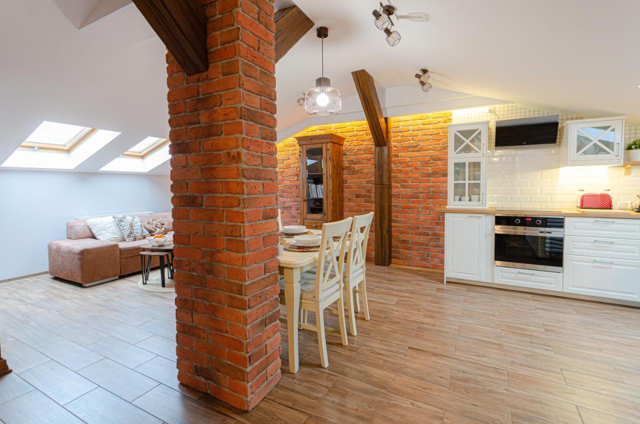Bronowicka Premium Apartment - 52M2 With Private Parking Cracóvia Exterior foto